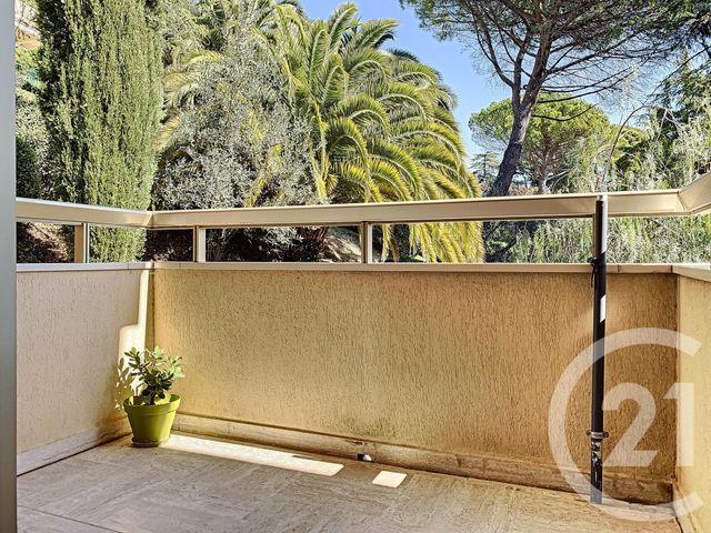 Afficher la photo en grand Appartement F2 à vendre - 2 pièces - 37.51 m2 - GRASSE - 06 - PROVENCE-ALPES-COTE-D-AZUR - Century 21 Moulin De Brun