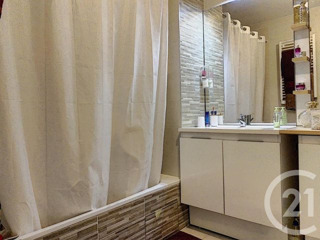 Appartement F3 à vendre - 3 pièces - 55.85 m2 - GRASSE - 06 - PROVENCE-ALPES-COTE-D-AZUR - Century 21 Moulin De Brun Appartement F3 à vendre - 3 pièces - 55.85 m2 - GRASSE - 06 - PROVENCE-ALPES-COTE-D-AZUR - Century 21 Moulin De Brun
