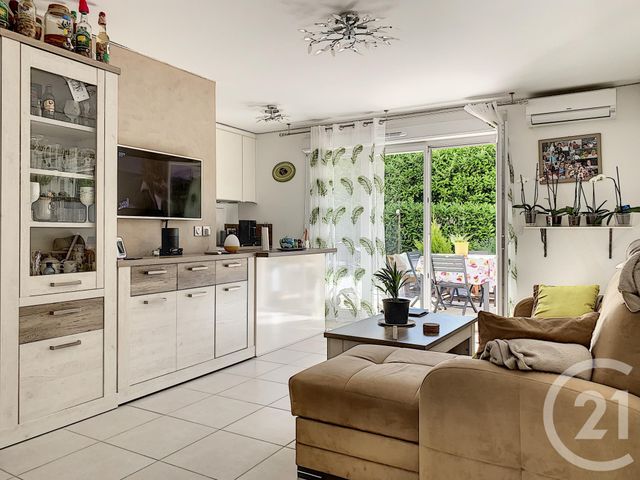 Appartement F3 à vendre - 3 pièces - 55.85 m2 - GRASSE - 06 - PROVENCE-ALPES-COTE-D-AZUR - Century 21 Moulin De Brun Appartement F3 à vendre - 3 pièces - 55.85 m2 - GRASSE - 06 - PROVENCE-ALPES-COTE-D-AZUR - Century 21 Moulin De Brun