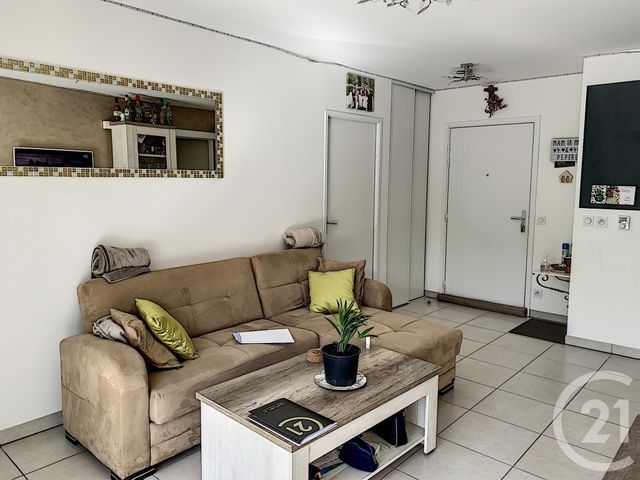 Appartement F3 à vendre - 3 pièces - 55.85 m2 - GRASSE - 06 - PROVENCE-ALPES-COTE-D-AZUR - Century 21 Moulin De Brun Appartement F3 à vendre - 3 pièces - 55.85 m2 - GRASSE - 06 - PROVENCE-ALPES-COTE-D-AZUR - Century 21 Moulin De Brun