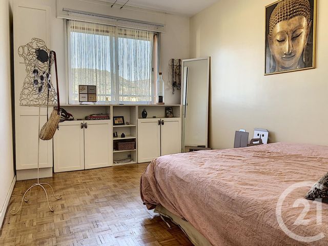 Appartement F3 à vendre - 3 pièces - 63.0 m2 - GRASSE - 06 - PROVENCE-ALPES-COTE-D-AZUR - Century 21 Moulin De Brun Appartement F3 à vendre - 3 pièces - 63.0 m2 - GRASSE - 06 - PROVENCE-ALPES-COTE-D-AZUR - Century 21 Moulin De Brun