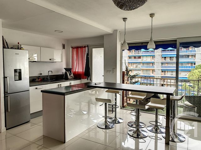 Appartement F3 à vendre - 3 pièces - 63.0 m2 - GRASSE - 06 - PROVENCE-ALPES-COTE-D-AZUR - Century 21 Moulin De Brun Appartement F3 à vendre - 3 pièces - 63.0 m2 - GRASSE - 06 - PROVENCE-ALPES-COTE-D-AZUR - Century 21 Moulin De Brun