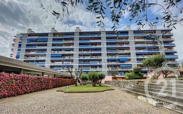 Appartement F3 à vendre - 3 pièces - 63.0 m2 - GRASSE - 06 - PROVENCE-ALPES-COTE-D-AZUR - Century 21 Moulin De Brun Appartement F3 à vendre - 3 pièces - 63.0 m2 - GRASSE - 06 - PROVENCE-ALPES-COTE-D-AZUR - Century 21 Moulin De Brun