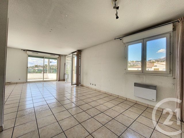 Appartement F4 à vendre - 3 pièces - 79.87 m2 - GRASSE - 06 - PROVENCE-ALPES-COTE-D-AZUR - Century 21 Moulin De Brun Appartement F4 à vendre - 3 pièces - 79.87 m2 - GRASSE - 06 - PROVENCE-ALPES-COTE-D-AZUR - Century 21 Moulin De Brun