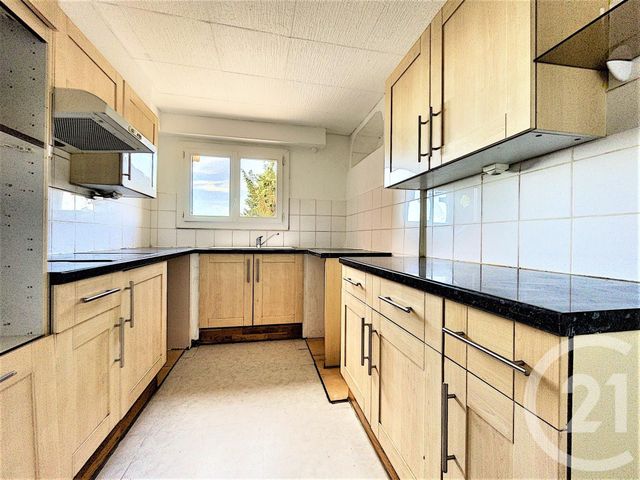 Appartement F4 à vendre - 4 pièces - 68.18 m2 - GRASSE - 06 - PROVENCE-ALPES-COTE-D-AZUR - Century 21 Moulin De Brun Appartement F4 à vendre - 4 pièces - 68.18 m2 - GRASSE - 06 - PROVENCE-ALPES-COTE-D-AZUR - Century 21 Moulin De Brun