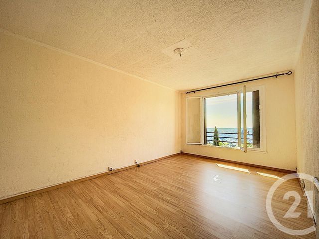 Appartement F4 à vendre - 4 pièces - 68.18 m2 - GRASSE - 06 - PROVENCE-ALPES-COTE-D-AZUR - Century 21 Moulin De Brun Appartement F4 à vendre - 4 pièces - 68.18 m2 - GRASSE - 06 - PROVENCE-ALPES-COTE-D-AZUR - Century 21 Moulin De Brun