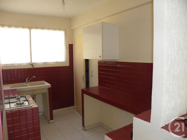 Appartement F3 à louer - 3 pièces - 56.14 m2 - GRASSE - 06 - PROVENCE-ALPES-COTE-D-AZUR - Century 21 Moulin De Brun Appartement F3 à louer - 3 pièces - 56.14 m2 - GRASSE - 06 - PROVENCE-ALPES-COTE-D-AZUR - Century 21 Moulin De Brun