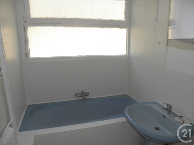 Appartement F3 à louer - 3 pièces - 56.14 m2 - GRASSE - 06 - PROVENCE-ALPES-COTE-D-AZUR - Century 21 Moulin De Brun Appartement F3 à louer - 3 pièces - 56.14 m2 - GRASSE - 06 - PROVENCE-ALPES-COTE-D-AZUR - Century 21 Moulin De Brun
