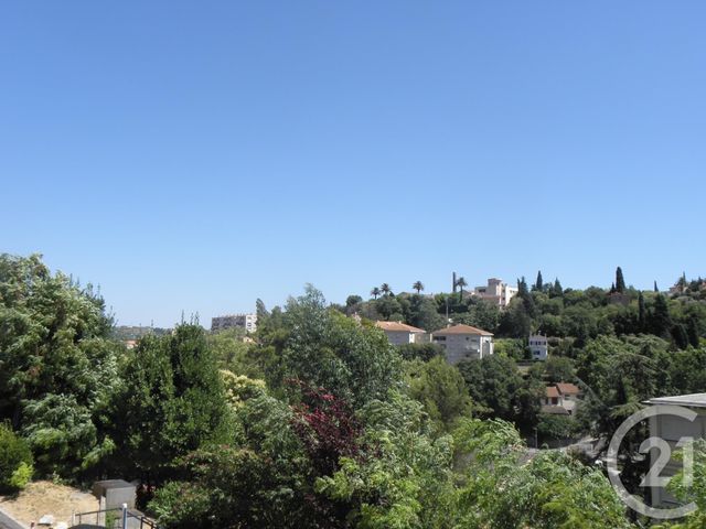 Appartement F3 à louer - 3 pièces - 56.14 m2 - GRASSE - 06 - PROVENCE-ALPES-COTE-D-AZUR - Century 21 Moulin De Brun Appartement F3 à louer - 3 pièces - 56.14 m2 - GRASSE - 06 - PROVENCE-ALPES-COTE-D-AZUR - Century 21 Moulin De Brun