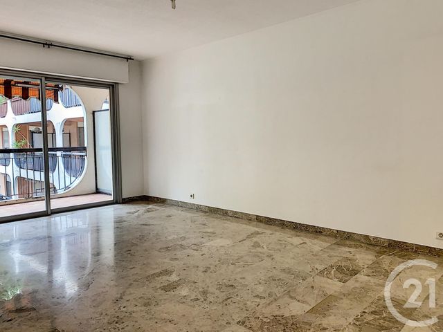Appartement F2 à louer - 2 pièces - 57.32 m2 - GRASSE - 06 - PROVENCE-ALPES-COTE-D-AZUR - Century 21 Moulin De Brun Appartement F2 à louer - 2 pièces - 57.32 m2 - GRASSE - 06 - PROVENCE-ALPES-COTE-D-AZUR - Century 21 Moulin De Brun