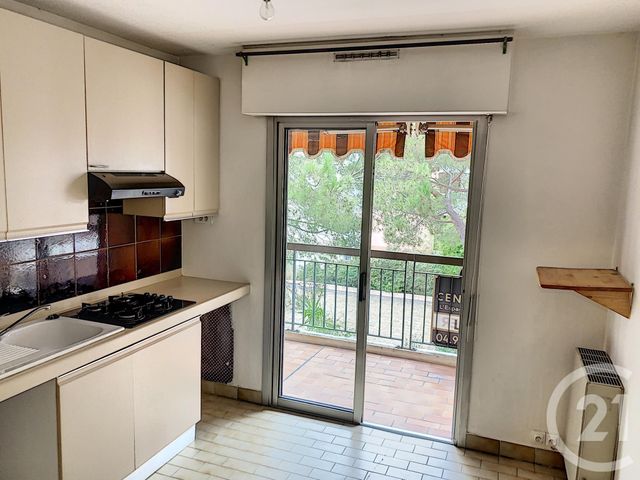 Appartement F2 à louer - 2 pièces - 57.32 m2 - GRASSE - 06 - PROVENCE-ALPES-COTE-D-AZUR - Century 21 Moulin De Brun Appartement F2 à louer - 2 pièces - 57.32 m2 - GRASSE - 06 - PROVENCE-ALPES-COTE-D-AZUR - Century 21 Moulin De Brun