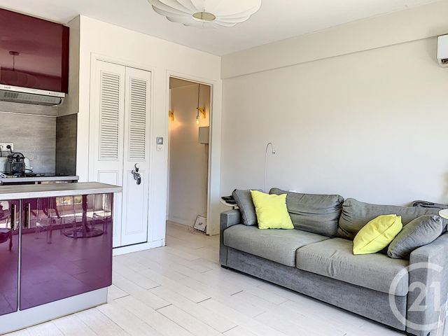 Afficher la photo en grand Appartement F1 à vendre - 1 pièce - 22.0 m2 - LE CANNET - 06 - PROVENCE-ALPES-COTE-D-AZUR - Century 21 Moulin De Brun