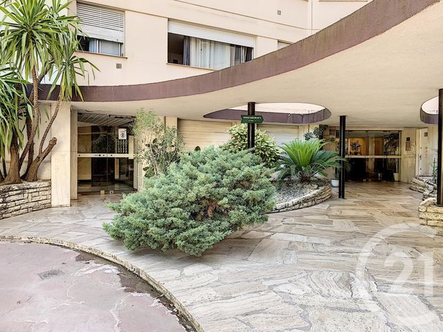 Afficher la photo en grand Appartement F1 à vendre - 1 pièce - 22.0 m2 - LE CANNET - 06 - PROVENCE-ALPES-COTE-D-AZUR - Century 21 Moulin De Brun
