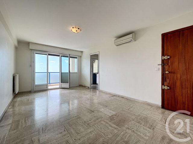 Afficher la photo en grand Appartement F2 à vendre - 2 pièces - 44.31 m2 - GRASSE - 06 - PROVENCE-ALPES-COTE-D-AZUR - Century 21 Moulin De Brun