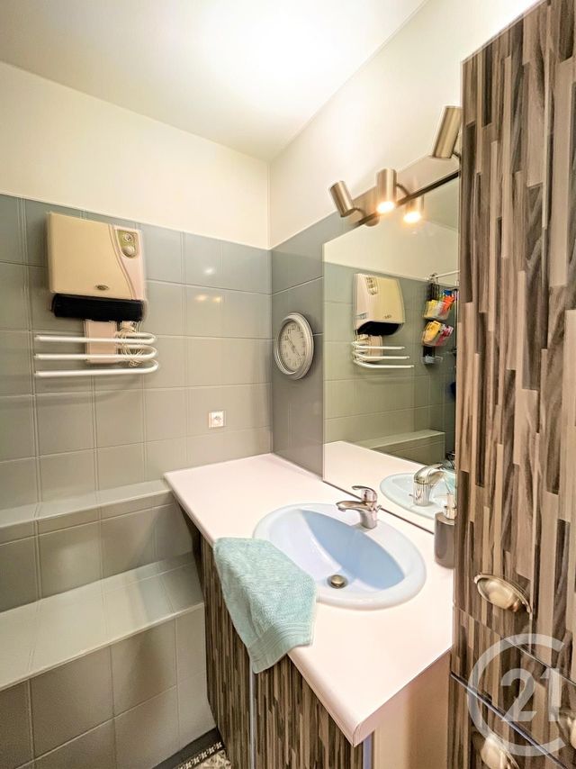Afficher la photo en grand Appartement à vendre - 4 pièces - 93.19 m2 - GRASSE - 06 - PROVENCE-ALPES-COTE-D-AZUR - Century 21 Moulin De Brun