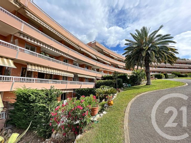Afficher la photo en grand Appartement à vendre - 4 pièces - 93.19 m2 - GRASSE - 06 - PROVENCE-ALPES-COTE-D-AZUR - Century 21 Moulin De Brun