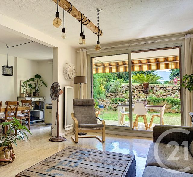 Afficher la photo en grand Appartement à vendre - 4 pièces - 93.19 m2 - GRASSE - 06 - PROVENCE-ALPES-COTE-D-AZUR - Century 21 Moulin De Brun