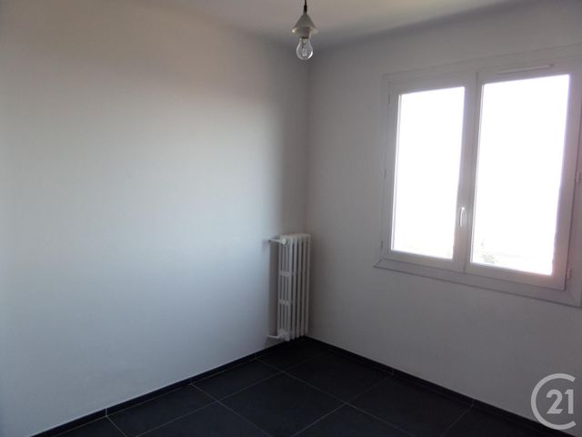 Afficher la photo en grand Appartement F3 à louer - 3 pièces - 54.0 m2 - GRASSE - 06 - PROVENCE-ALPES-COTE-D-AZUR - Century 21 Moulin De Brun