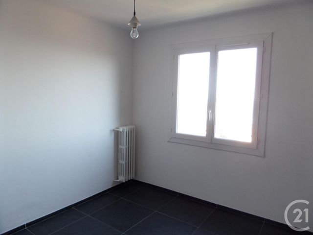 Afficher la photo en grand Appartement F3 à louer - 3 pièces - 54.0 m2 - GRASSE - 06 - PROVENCE-ALPES-COTE-D-AZUR - Century 21 Moulin De Brun