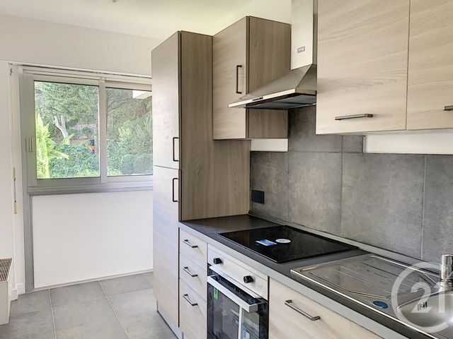 Afficher la photo en grand Appartement F2 à vendre - 2 pièces - 44.41 m2 - GRASSE - 06 - PROVENCE-ALPES-COTE-D-AZUR - Century 21 Moulin De Brun