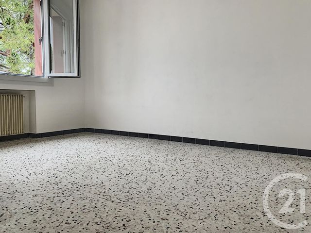 Afficher la photo en grand Appartement F4 à louer - 4 pièces - 78.42 m2 - GRASSE - 06 - PROVENCE-ALPES-COTE-D-AZUR - Century 21 Moulin De Brun
