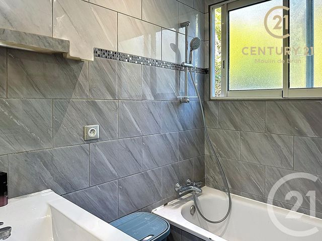 Appartement F4 à vendre - 4 pièces - 65.69 m2 - GRASSE - 06 - PROVENCE-ALPES-COTE-D-AZUR - Century 21 Moulin De Brun