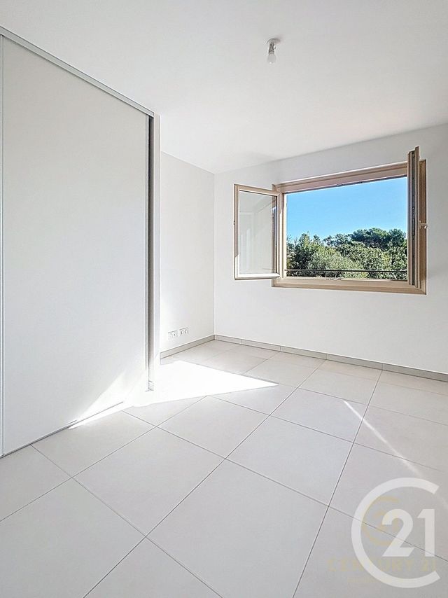 Appartement F4 à louer - 4 pièces - 77.6 m2 - ROQUEFORT LES PINS - 06 - PROVENCE-ALPES-COTE-D-AZUR - Century 21 Moulin De Brun