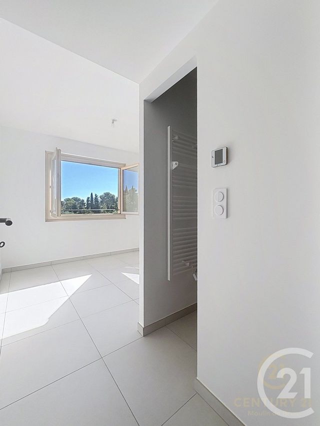 Appartement F4 à louer - 4 pièces - 77.6 m2 - ROQUEFORT LES PINS - 06 - PROVENCE-ALPES-COTE-D-AZUR - Century 21 Moulin De Brun