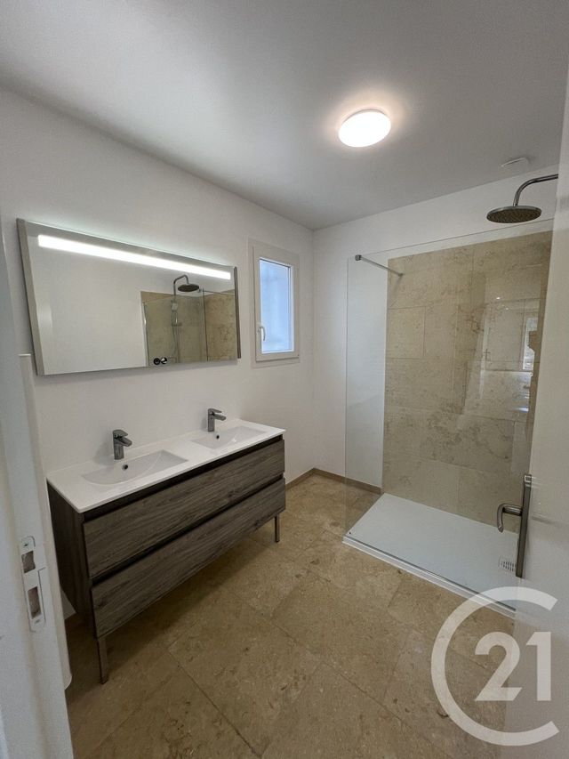 maison à louer - 4 pièces - 122.38 m2 - FAYENCE - 83 - PROVENCE-ALPES-COTE-D-AZUR - Century 21 Moulin De Brun