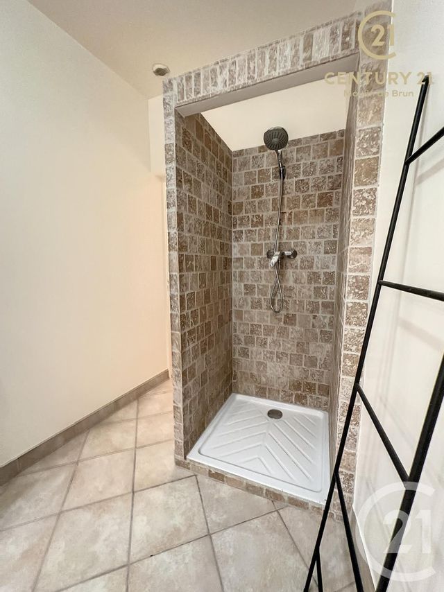 Appartement F2 à louer - 2 pièces - 68.66 m2 - GRASSE - 06 - PROVENCE-ALPES-COTE-D-AZUR - Century 21 Moulin De Brun