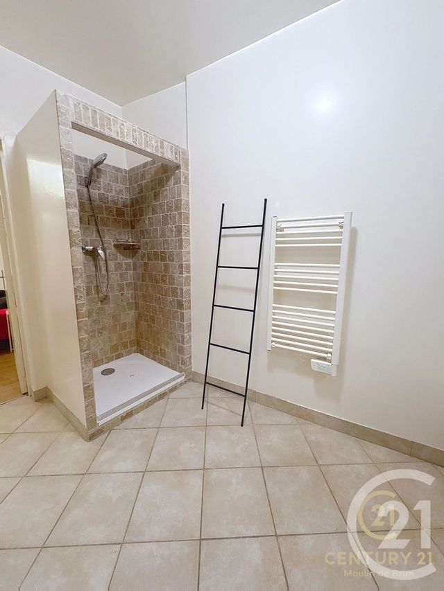 Appartement F2 à louer - 2 pièces - 68.66 m2 - GRASSE - 06 - PROVENCE-ALPES-COTE-D-AZUR - Century 21 Moulin De Brun