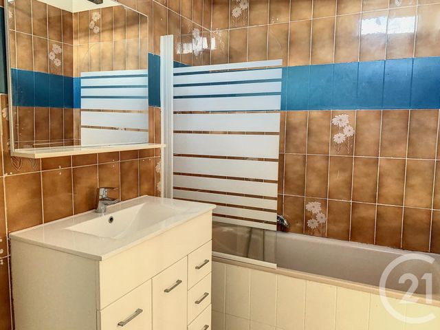 Appartement F3 à louer - 3 pièces - 54.11 m2 - GRASSE - 06 - PROVENCE-ALPES-COTE-D-AZUR - Century 21 Moulin De Brun