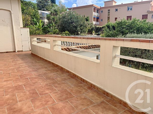 Appartement F3 à louer - 3 pièces - 54.11 m2 - GRASSE - 06 - PROVENCE-ALPES-COTE-D-AZUR - Century 21 Moulin De Brun