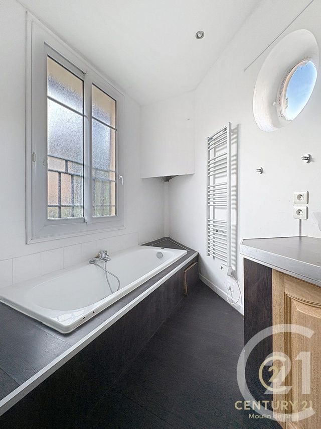 Appartement F2 à louer - 2 pièces - 43.84 m2 - GRASSE - 06 - PROVENCE-ALPES-COTE-D-AZUR - Century 21 Moulin De Brun