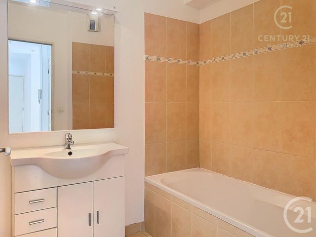 Appartement F3 à louer - 3 pièces - 64.35 m2 - GRASSE - 06 - PROVENCE-ALPES-COTE-D-AZUR - Century 21 Moulin De Brun