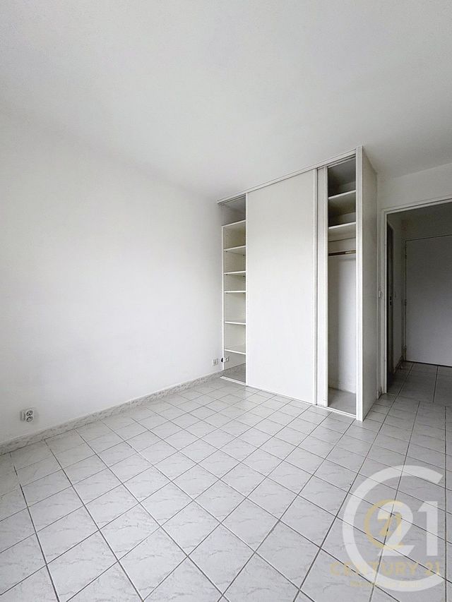 Appartement F2 à louer - 2 pièces - 46.0 m2 - GRASSE - 06 - PROVENCE-ALPES-COTE-D-AZUR - Century 21 Moulin De Brun