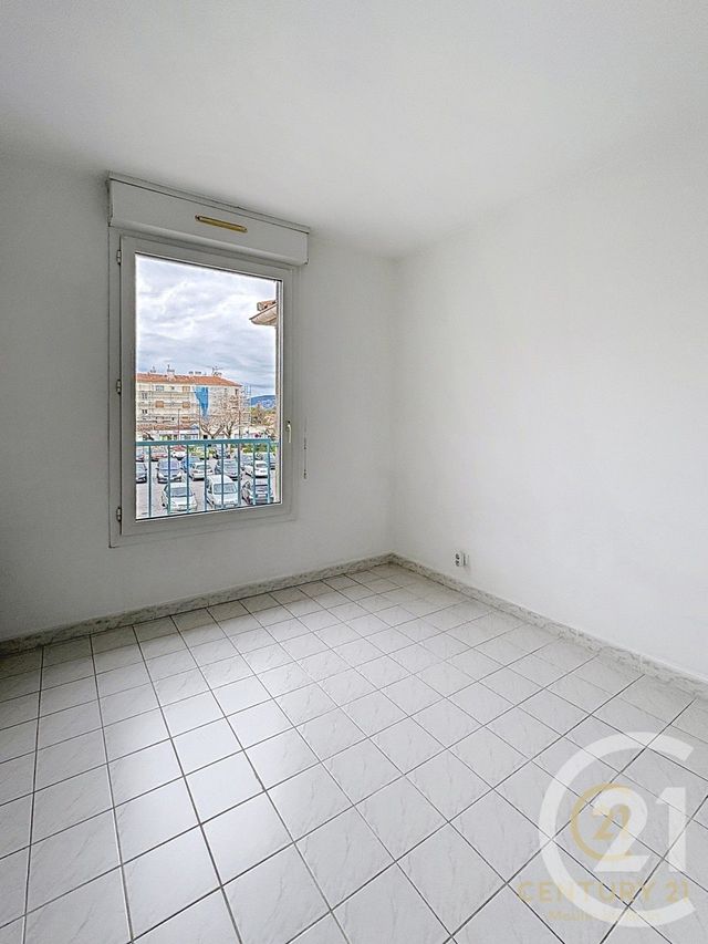 Appartement F2 à louer - 2 pièces - 46.0 m2 - GRASSE - 06 - PROVENCE-ALPES-COTE-D-AZUR - Century 21 Moulin De Brun