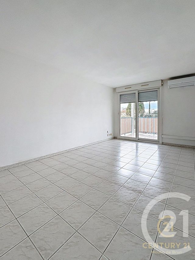 Appartement F2 à louer - 2 pièces - 46.0 m2 - GRASSE - 06 - PROVENCE-ALPES-COTE-D-AZUR - Century 21 Moulin De Brun
