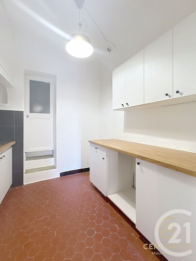Appartement F2 à louer - 2 pièces - 42.77 m2 - GRASSE - 06 - PROVENCE-ALPES-COTE-D-AZUR - Century 21 Moulin De Brun