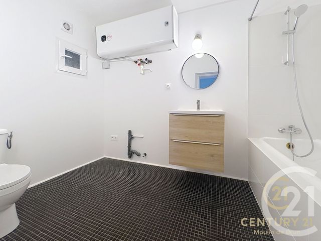 Appartement F2 à louer - 2 pièces - 42.77 m2 - GRASSE - 06 - PROVENCE-ALPES-COTE-D-AZUR - Century 21 Moulin De Brun