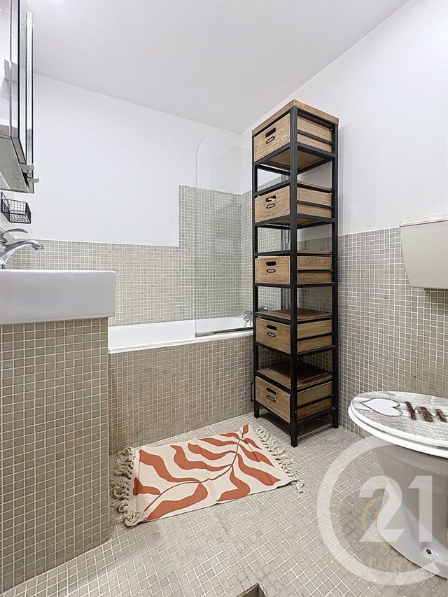 Appartement F2 bis à louer - 2 pièces - 61.7 m2 - GRASSE - 06 - PROVENCE-ALPES-COTE-D-AZUR - Century 21 Moulin De Brun