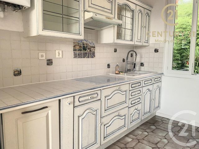 Appartement F3 à louer - 3 pièces - 50.0 m2 - GRASSE - 06 - PROVENCE-ALPES-COTE-D-AZUR - Century 21 Moulin De Brun