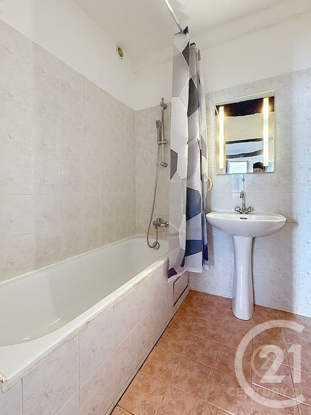 Appartement F1 à louer - 1 pièce - 36.08 m2 - GRASSE - 06 - PROVENCE-ALPES-COTE-D-AZUR - Century 21 Moulin De Brun