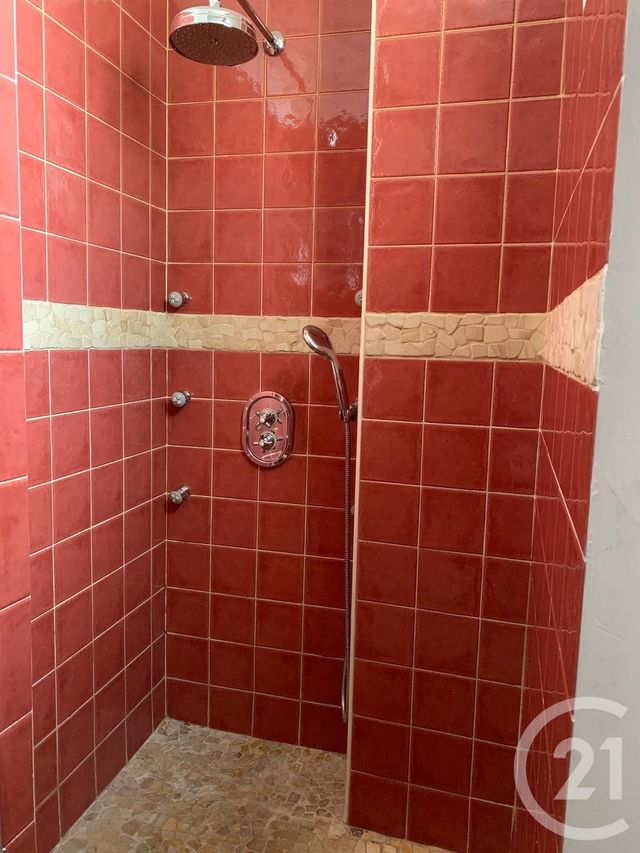 Appartement F2 à louer - 2 pièces - 42.2 m2 - GRASSE - 06 - PROVENCE-ALPES-COTE-D-AZUR - Century 21 Moulin De Brun