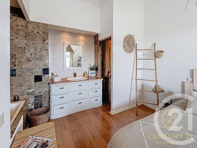 Appartement F3 à louer - 3 pièces - 98.47 m2 - GRASSE - 06 - PROVENCE-ALPES-COTE-D-AZUR - Century 21 Moulin De Brun