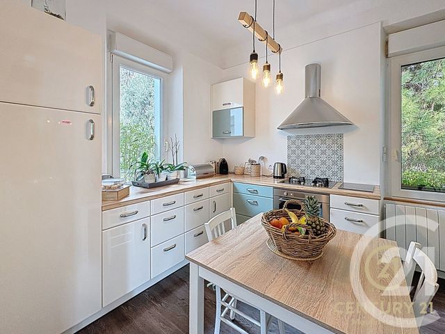 Appartement F3 à louer - 3 pièces - 98.47 m2 - GRASSE - 06 - PROVENCE-ALPES-COTE-D-AZUR - Century 21 Moulin De Brun