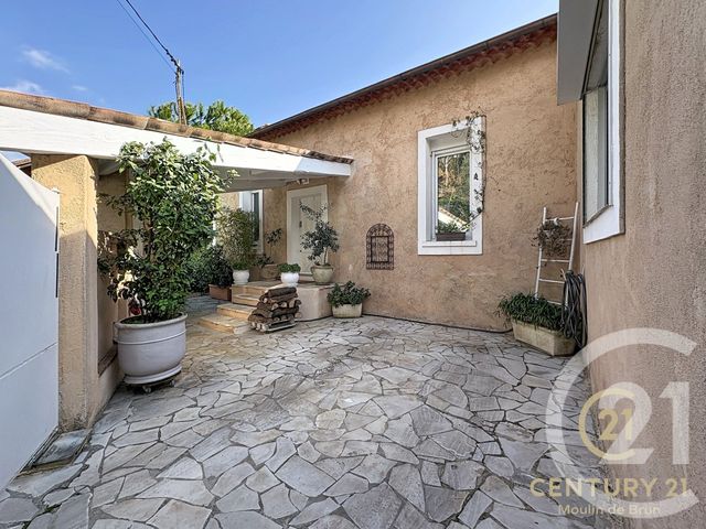 Appartement F3 à louer - 3 pièces - 98.47 m2 - GRASSE - 06 - PROVENCE-ALPES-COTE-D-AZUR - Century 21 Moulin De Brun