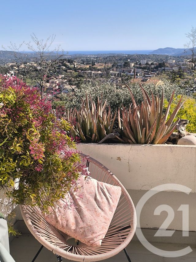 Appartement F3 à louer - 3 pièces - 98.47 m2 - GRASSE - 06 - PROVENCE-ALPES-COTE-D-AZUR - Century 21 Moulin De Brun