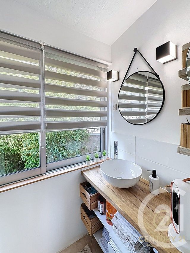 Appartement F3 à louer - 3 pièces - 98.47 m2 - GRASSE - 06 - PROVENCE-ALPES-COTE-D-AZUR - Century 21 Moulin De Brun