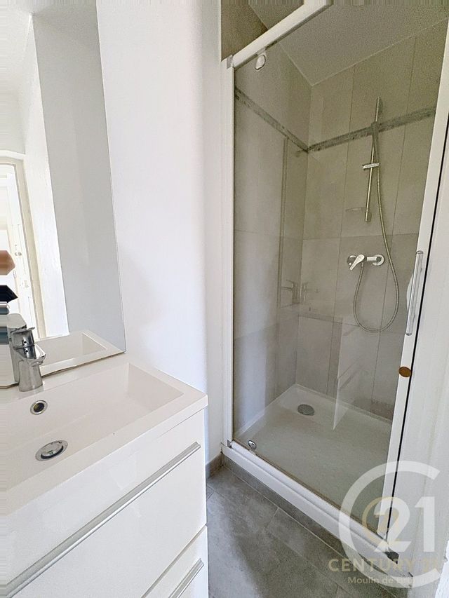 Appartement F2 à louer - 2 pièces - 31.65 m2 - GRASSE - 06 - PROVENCE-ALPES-COTE-D-AZUR - Century 21 Moulin De Brun
